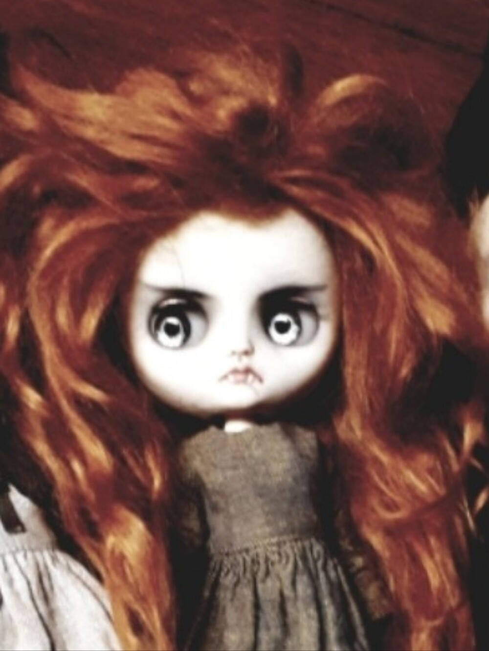 Middie Blythe Vampire - Picture 2 of 7